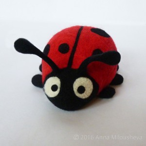 Funny-ladybug-entirely-woolen-child-toy-2           